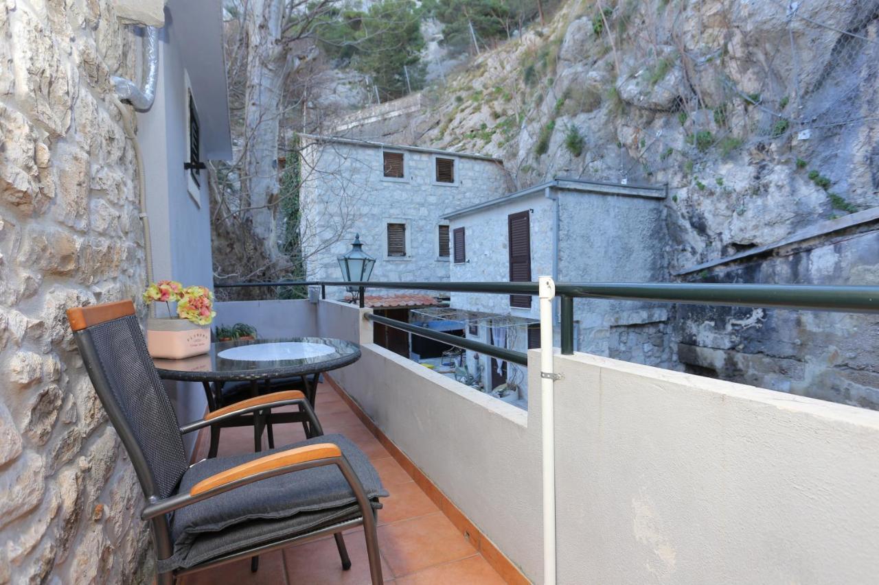Apartments With A Parking Space Omis - 4327 Exterior foto